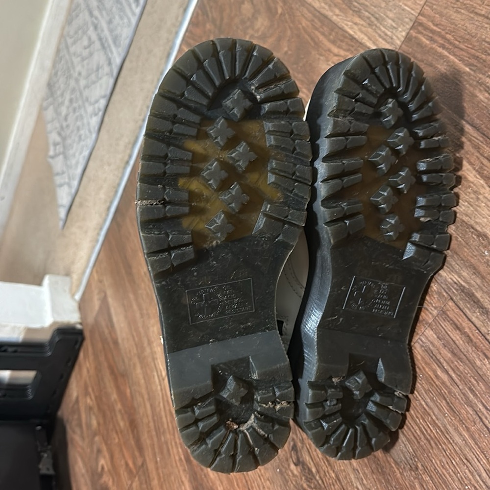 DR. MARTENS‼️ 🤍 - Picture 3 of 3